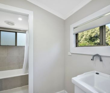 Charming Refreshed Cottage in a Convenient Location - Photo 2