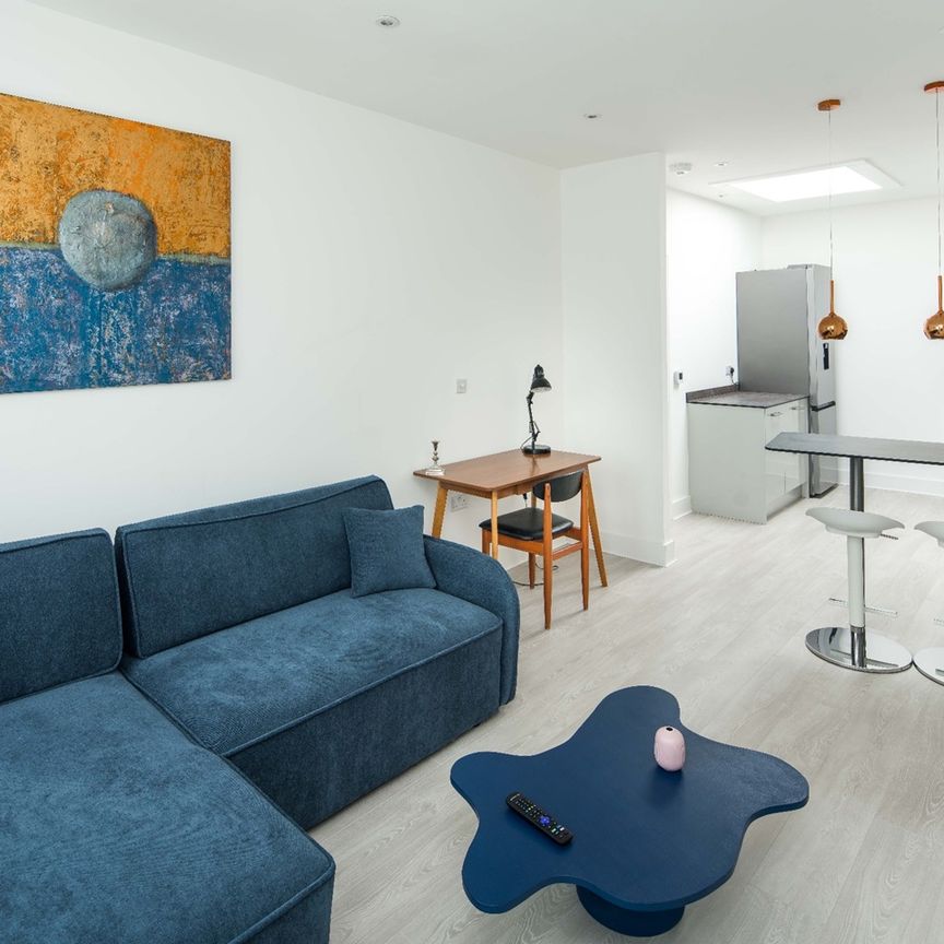 1 Bed Maisonette, Palliser Road, W14 - Photo 1