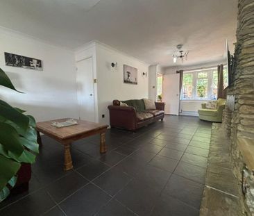4 bedroom detached house to rent - Photo 3