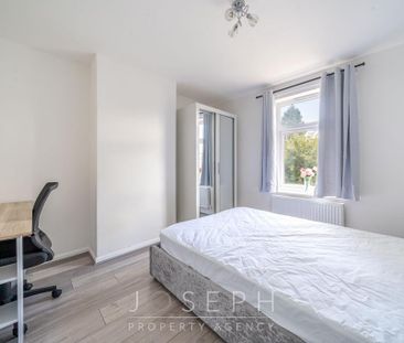 1 bedroom in a house share to rent - Photo 2