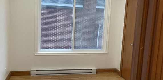5 ½ Détaché, Rénové Au Complet - Photo 2