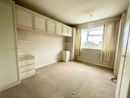 3 bedroom detached bungalow to rent - Photo 3