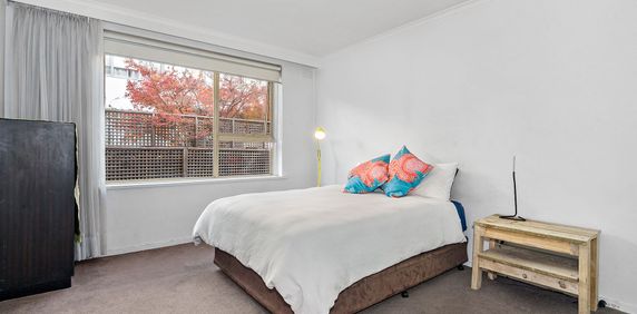 2/25 Mitford Street, St Kilda. - Photo 2