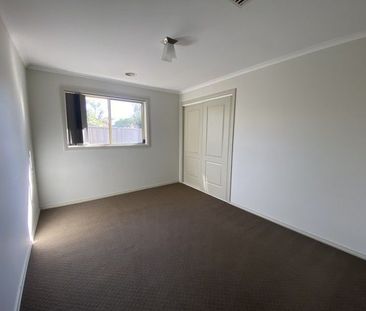 414a Lawrence Street - Photo 3