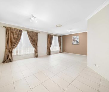 ''A'' GRADE LOCATION & GORGEOUS HOME! - Photo 3