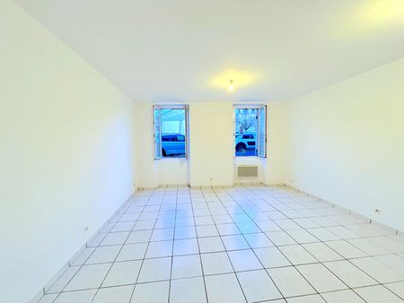 A LOUER APPARTEMENT DE TYPE 1 30 M2 - SAINT SAVIN CENTRE - Photo 3