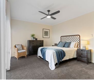 MODERN HOME WITH ALL THE EXTRAS - 2 LIVING AREAS, DUCTED AIRCON & S... - Photo 3