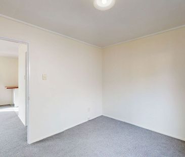 Charming 2-Bedroom Home for Rent in Newtown, Wellington - Photo 2