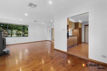 4 Medley Street, Chifley ACT, Belconnen - Photo 2