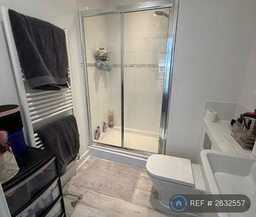 2 bedroom flat to rent - Photo 6