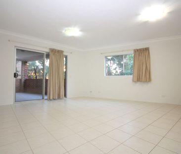 Immaculate One Bedroom Unit - Photo 3