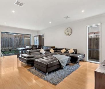 Spacious 3-Bedroom Home in a Prime Hampton Park Location - Photo 2