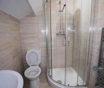 1 bedroom in a house share to rent - Photo 6