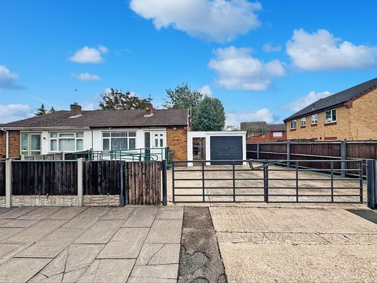 2 bedroom semi-detached bungalow to rent - Photo 1