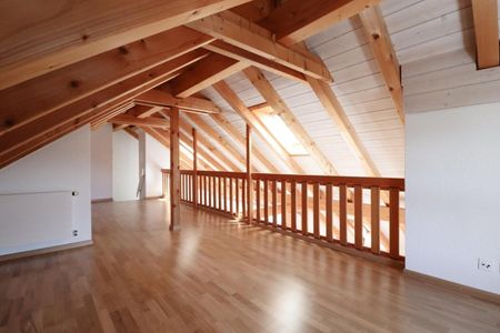 3.5 room gallery apartment of 117 m2 with terrace - Photo 2