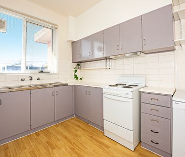5/11 Hartpury Avenue, Elwood VIC 3184 - Apartment For Rent | Domain - Photo 2