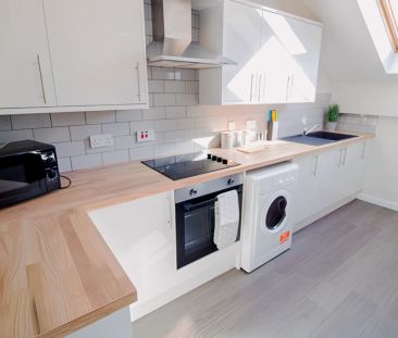 7 bedrooms 2 bathrooms - Photo 2