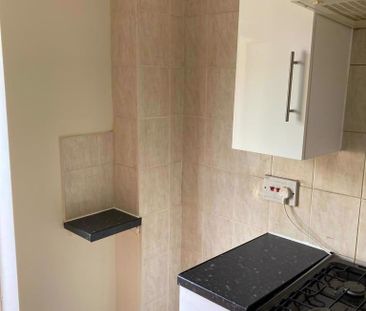 2 bedroom semi-detached house to rent - Photo 4