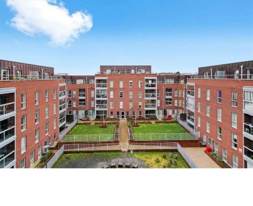 3 bedroom flat to rent - Photo 1