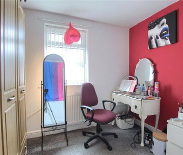 2 bedroom semi-detached house to rent - Photo 3