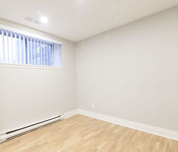 25 Avenue des Pins O, Montréal, QC - Photo 1