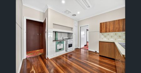 Fresh & Spacious Glendalough Home - Photo 5