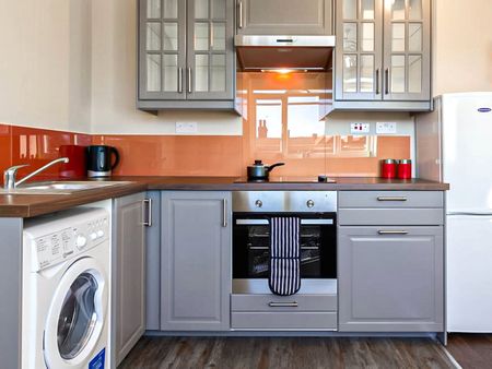 Apt 7, 4 Darnley Road - Photo 4