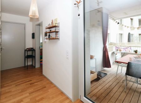 Moderne 4.5-Zimmer-Wohnung mit Loggia in Luzern - Photo 2