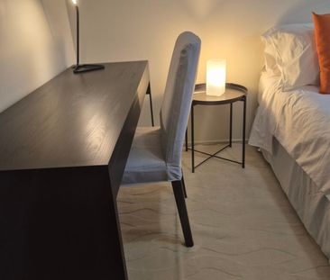 Furnished bedrooms near Griffith university available - Photo 3