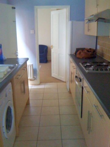 4 bedroom terraced house to rent - Photo 4