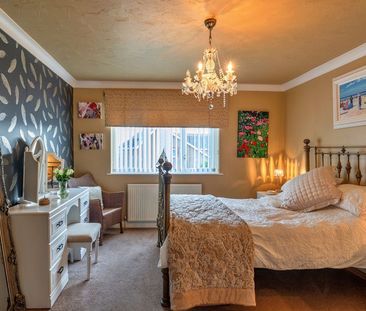 King Edward Crescent - Photo 4