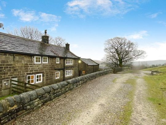 4 bedroom semi-detached house to rent - Photo 1