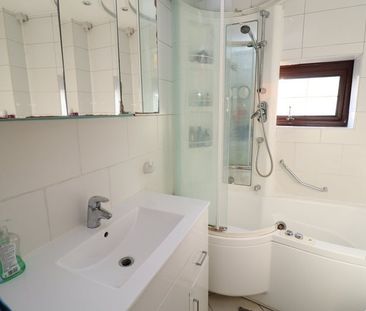 Room in a Shared Flat, Sequoia House, SE16 - Photo 6