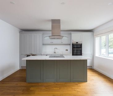 4 bedroom semi-detached house to rent - Photo 4