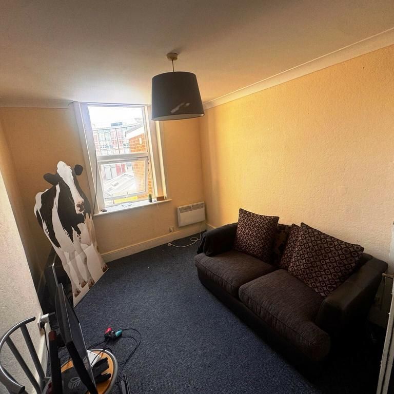 2 bedroom flat to rent - Photo 1