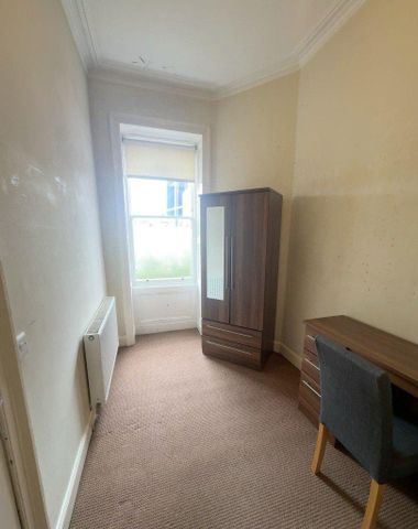 3 bedroom flat to rent - Photo 3
