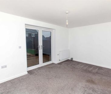 2 bedroom semi-detached house to rent - Photo 2