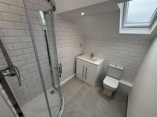 3 bedroom flat to rent - Photo 1