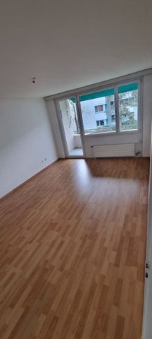 Charming 3.5-room apartment in the heart of Dietikon - Photo 2