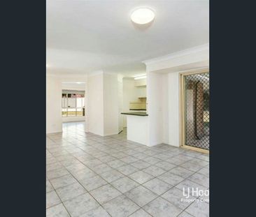 QUALITY 4 BEDROOM FAMILY HOME | SIDE ACCESS | QUIET CUL-DE-SAC! - Photo 2