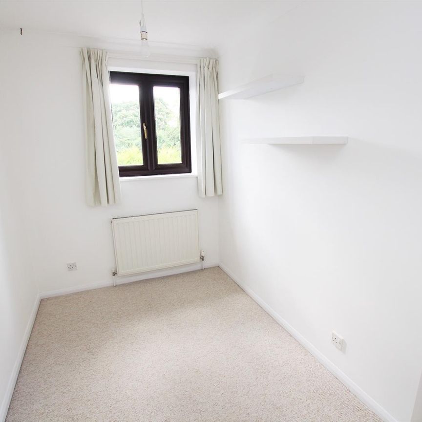 2 bedroom Terraced House to let - Photo 1