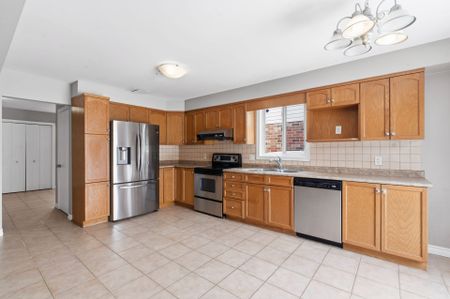 For Lease - 1307 Blackmaple Drive, London East, Ontario - Photo 5