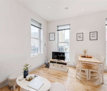 A stylish and spacious one double bedroom apartment with open plan kitchen/reception room - Photo 2