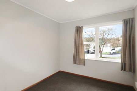 Home in Wainuiomata - Photo 4