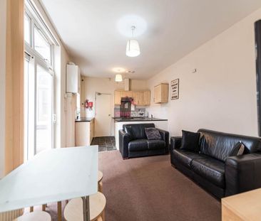 6 bedroom house to rent - Photo 1