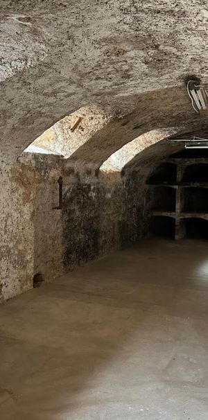 St-Imier, large vaulted cellar - Photo 1