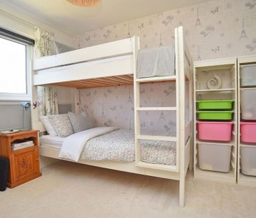 4 bedroom link detached house to rent - Photo 4