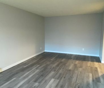 Hollycrest Manor - Photo 6