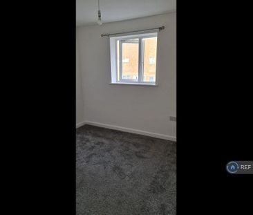 3 bedroom flat to rent - Photo 1