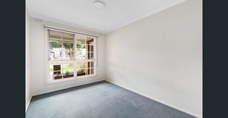 Light, Bright and Cheery Villa in the Balwyn High Zone - Photo 4